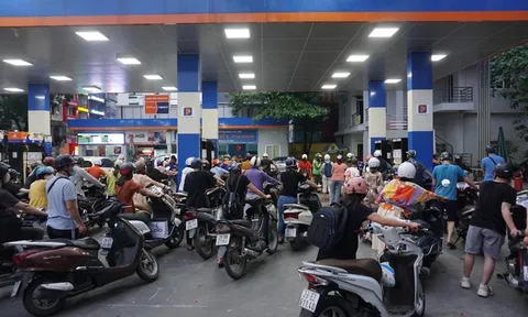 Ngày 12/8, giá xăng dầu tăng hay giảm?