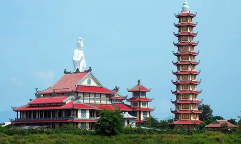 Bé sơ sinh bỏ rơi đã tử vong trước cổng Thiền viện Bồ Đề