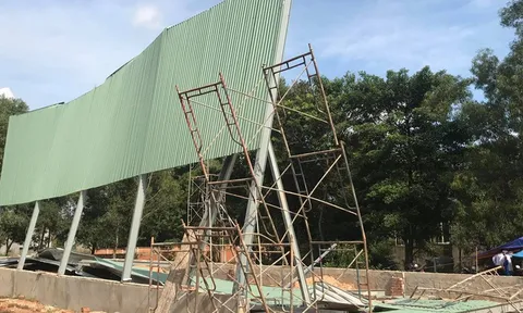 Sập nhà xưởng ở Bình Dương, 3 người bị thương nặng