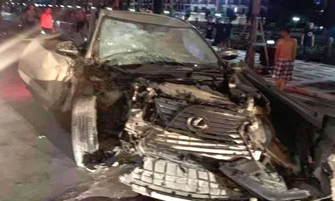 Xe Lexus gây tai nạn liên hoàn trên phố đi bộ Hải Phòng, một người tử vong