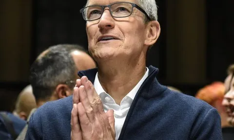 Apple trở thành công ty 2.000 tỷ USD thứ hai trên thế giới