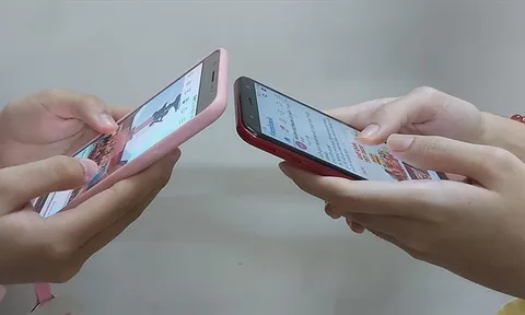 Đặt điện thoại xuống ...