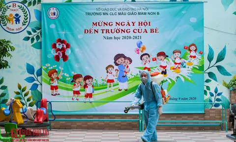 Hà Nội: Phun khử khuẩn trường học chuẩn bị khai giảng