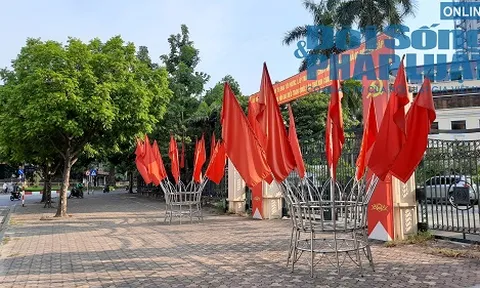 Hà Nội rực rỡ một màu đỏ nhân dịp Lễ Độc Lập 2/9