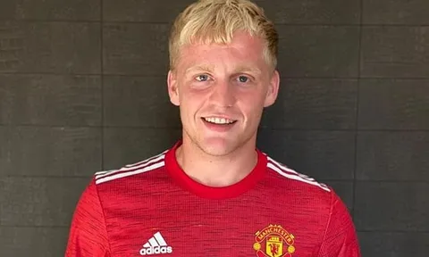 Van de Beek chính thức gia nhập Manchester United