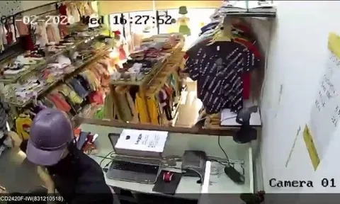 TP.HCM: Bắt giữ thanh niên cầm dao đâm nhân viên shop quần áo, cướp tài sản