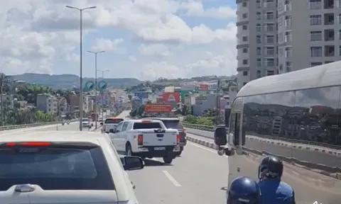 Nguyên nhân 2 ô tô rượt đuổi, chèn ép nhau trên cầu Bãi Cháy