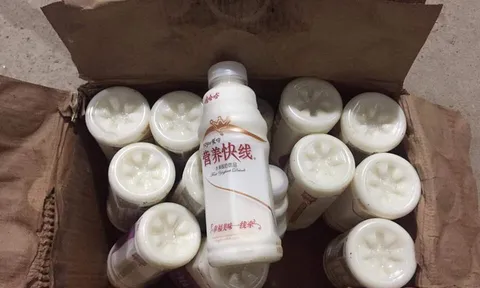 Phát hiện hơn 30.000 chai sữa chua không rõ nguồn gốc ở La Phù