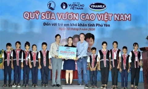 Quỹ sữa vươn cao Việt Nam và Vinamilk trao tặng 83.400 ly sữa cho trẻ em có hoàn cảnh khó khăn tỉnh Phú Yên