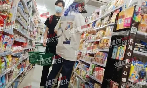 Sau lùm xùm ly hôn, Triệu Vy bị bắt gặp hẹn hò cùng thiếu gia trẻ
