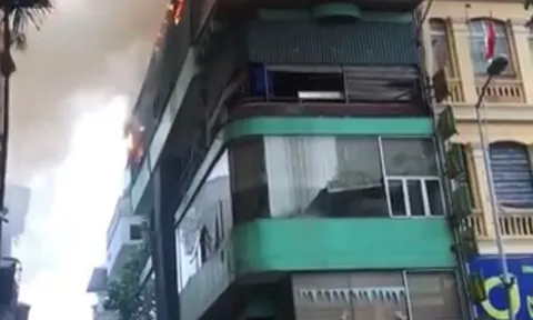 Hà Nội: Cháy lớn tại nhà hàng hải sản trên phố Giang Văn Minh