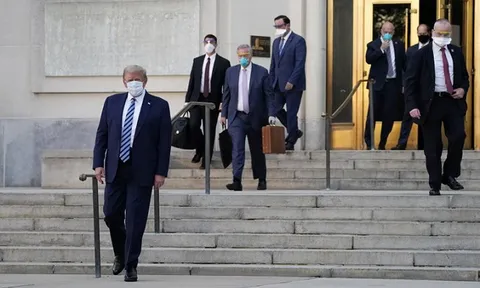 Tổng thống Trump rời bệnh viện Walter Reed, lên chuyên cơ trở về Nhà Trắng