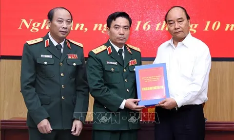 Thủ tướng: Nén đau thương, tiếp tục hỗ trợ người dân khắc phục hậu quả lũ lụt