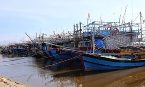 Quảng Trị: Cho học sinh nghỉ học, người dân không ra khỏi nhà sau 21h