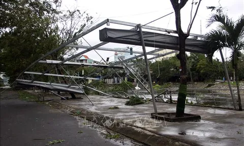Phó Thủ tướng chỉ đạo 5 nhiệm vụ cấp bách sau khi bão số 9 đi qua