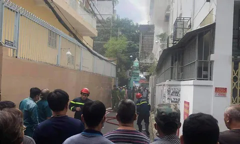 Phát hiện người phụ nữ tử vong trong căn nhà khóa trái bốc cháy dữ dội
