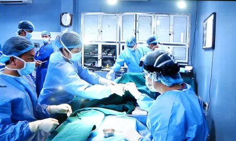 Bệnh viện Quân Y 103 thực hiện thành công ca ghép ruột đầu tiên tại Việt Nam