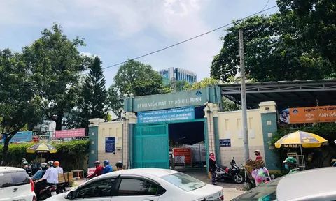 Bộ công an thực hiện khám xét Bệnh viện Mắt TP.HCM
