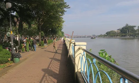 Phát hiện thi thể nam giới trôi dạt vào bờ sông Sài Gòn