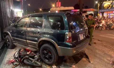 TP.HCM: Ô tô tông hàng loạt xe máy khiến nhiều người bị thương