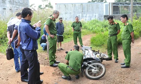Tài xế xe ôm bị đâm tử vong khi đang đi chở khách lúc rạng sáng