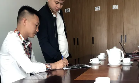 Huấn 'hoa hồng' bị xử phạt 7,5 triệu đồng vì đăng tin giả mạo VTV