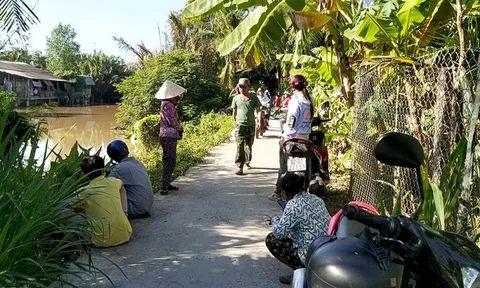 Phát hiện thi thể nam giới đang phân hủy trôi trên sông ở Tiền Giang