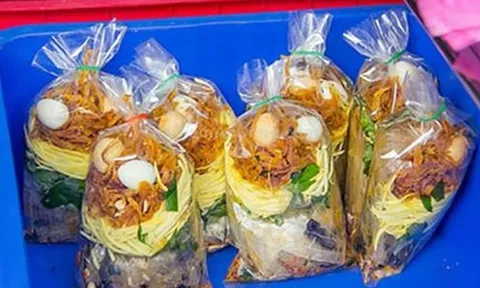 Đà Nẵng: 6 người nhập viện nghi ngộ độc bánh tráng trộn