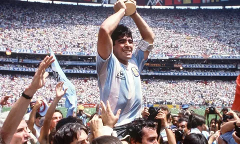 Huyền thoại bóng đá Maradona qua đời, Argentina để quốc tang 3 ngày
