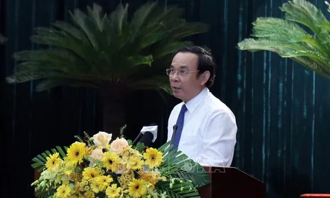 Bí thư Thành ủy TP Hồ Chí Minh: Khẩn cấp ngăn chặn không để dịch COVID-19 lây lan