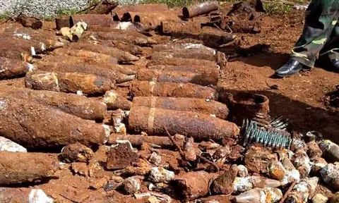 Lâm Đồng: Người dân phát hiện hơn 800kg vật liệu nổ khi đào móng nhà