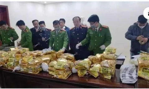 Bắt giữ 4 đối tượng, thu 8 bì tải chứa 240kg chất bột nghi ma túy