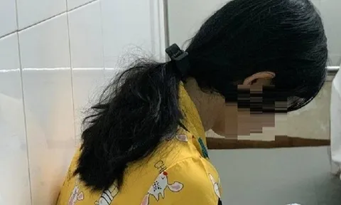 Nữ sinh tự tử ở An Giang: Những người lái đò đánh chìm khách qua sông