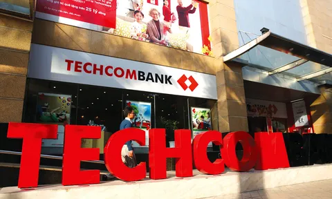 Techcombank triển khai 'Đặt lịch hẹn' và 'Du lịch, giải trí' trên F@st Mobile