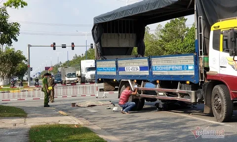 Tranh thủ nghỉ trưa về thăm con, nam công nhân bị xe tải cán tử vong