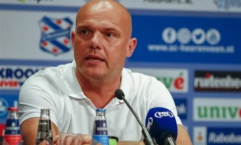 HLV trưởng SC Heerenveen: 'Văn Hậu có đủ khả năng thi đấu lâu dài ở Hà Lan'