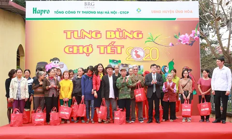 Hapro tổ chức điểm bán hàng theo mô hình 'chợ Tết' tại huyện Ứng Hòa nhân dịp Tết Nguyên đán Canh Tý 2020