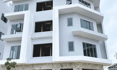 Hòa Minzy xây nhà 5 tầng, 2 mặt tiền tặng bố mẹ dịp năm mới