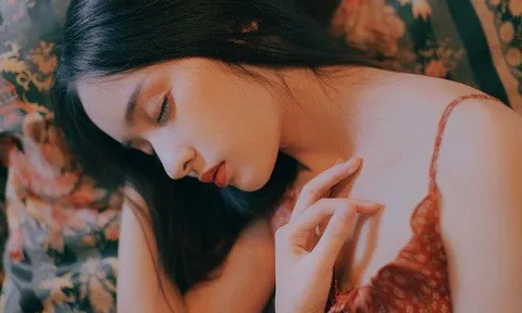 Này phụ nữ, suy diễn ít thôi cho đời bớt khổ