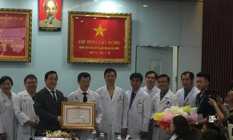 Điều trị thành công cho bệnh nhân đầu tiên nhiễm nCoV, bệnh viện Chợ Rẫy được Thủ tướng Chính phủ tặng bằng khen