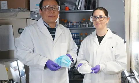 Giáo sư Canada chế tạo khẩu trang phủ muối có thể vô hiệu hóa virus