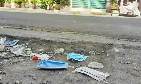 Đề nghị xử phạt hành vi vứt bỏ khẩu trang không đúng nơi quy định