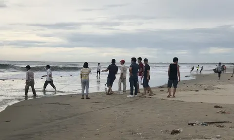Phát hiện thi thể phụ nữ bị mất đầu dạt vào bờ biển Đà Nẵng