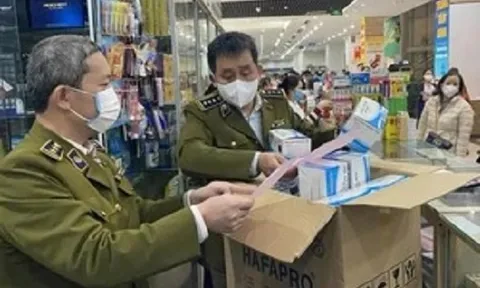 Tước giấy phép 3 cơ sở do vi phạm mua bán thuốc, trang thiết bị y tế