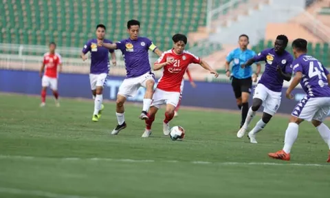 Bùi Tiến Dũng mắc lỗi, Hà Nội FC đánh bại CLB TP.HCM