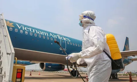 Du khách người Anh trên chuyến bay VN0054 đã xuất cảnh về nước