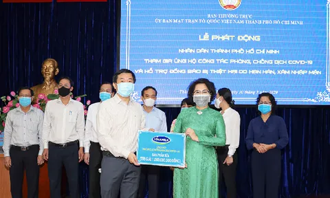 Vinamilk đồng hành tiếp sức cho đội ngũ cán bộ y tế tuyến đầu chống dịch Covid-19