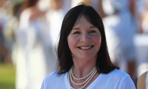 Chủ tịch Miss World Julia Morley dương tính với Covid-19
