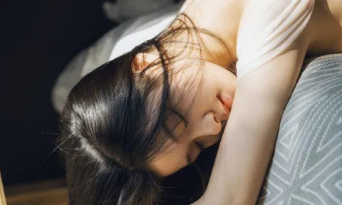 Bước ra đời, điều quan trọng không phải là tìm người yêu mà là kiếm bao nhiêu tiền trước đã!