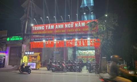 Giải cứu 6 cô trò bị mắc kẹt trong thang máy ở Trung tâm Anh ngữ
